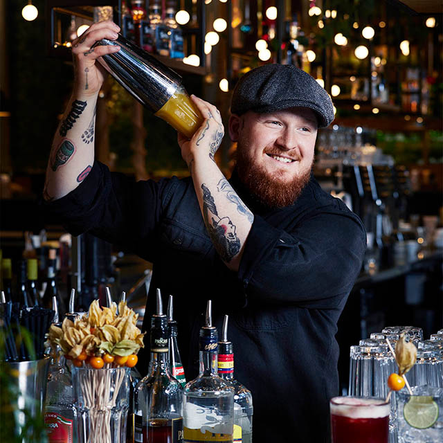 Barkeeper Peter Pane